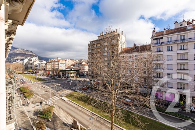 Appartement T1 à vendre - 1 pièce - 36.08 m2 - GRENOBLE - 38 - RHONE-ALPES - Century 21 Victor Hugo