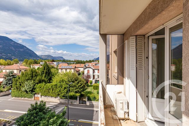 Appartement à vendre - 3 pièces - 63.0 m2 - FONTAINE - 38 - RHONE-ALPES - Century 21 Victor Hugo