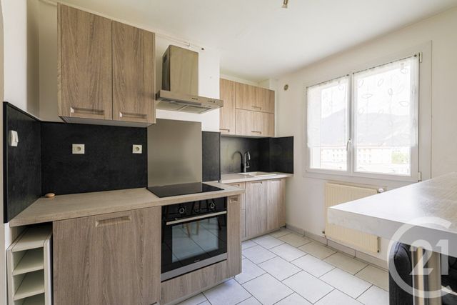 Appartement à vendre - 3 pièces - 63.0 m2 - FONTAINE - 38 - RHONE-ALPES - Century 21 Victor Hugo