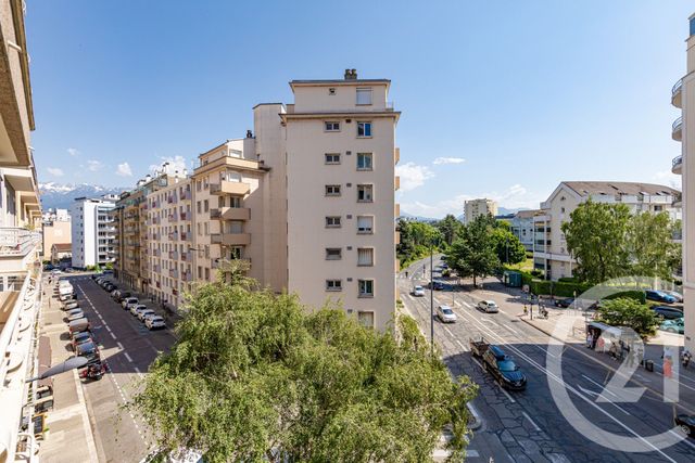 Appartement T4 à vendre - 3 pièces - 92.0 m2 - GRENOBLE - 38 - RHONE-ALPES - Century 21 Victor Hugo