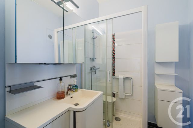 Appartement T4 à vendre - 3 pièces - 92.0 m2 - GRENOBLE - 38 - RHONE-ALPES - Century 21 Victor Hugo