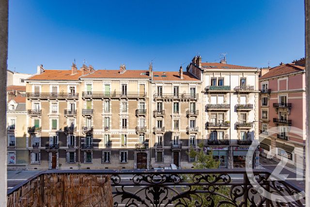 Appartement F2 à vendre - 2 pièces - 61.0 m2 - GRENOBLE - 38 - RHONE-ALPES - Century 21 Victor Hugo