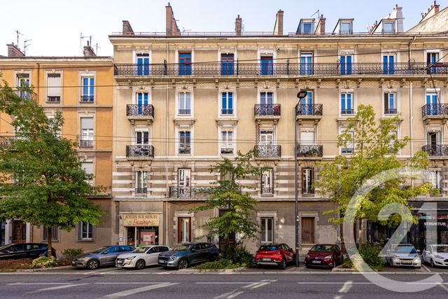 Appartement F2 à vendre - 2 pièces - 61.0 m2 - GRENOBLE - 38 - RHONE-ALPES - Century 21 Victor Hugo