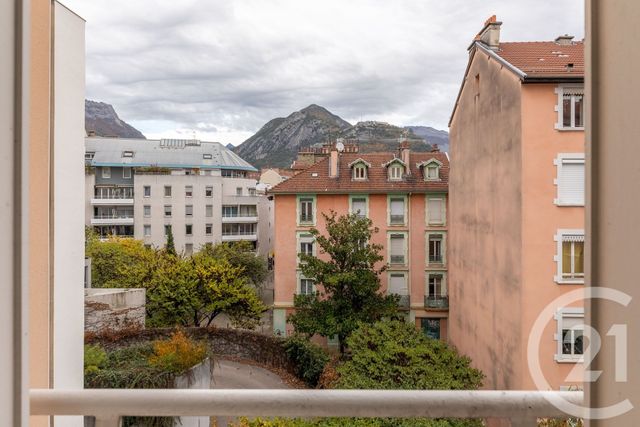 Appartement T3 à vendre - 3 pièces - 44.63 m2 - GRENOBLE - 38 - RHONE-ALPES - Century 21 Victor Hugo
