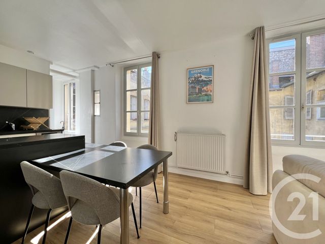 Appartement T2 à louer - 2 pièces - 40.7 m2 - GRENOBLE - 38 - RHONE-ALPES - Century 21 Victor Hugo