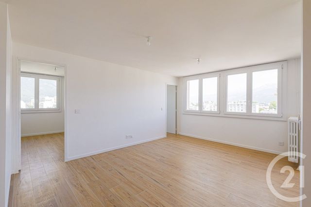 Appartement T4 à louer - 4 pièces - 66.44 m2 - GRENOBLE - 38 - RHONE-ALPES - Century 21 Victor Hugo