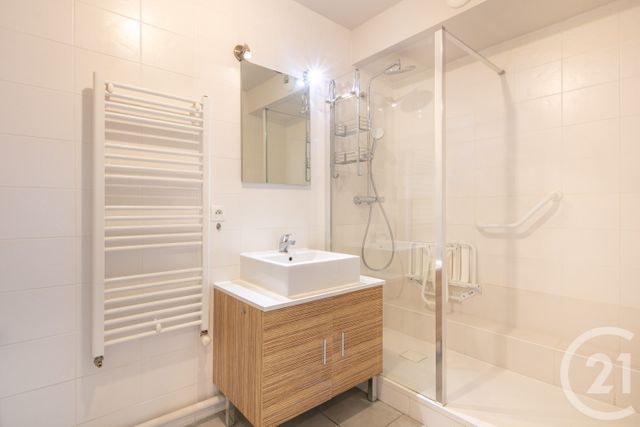 Appartement à vendre - 4 pièces - 84.1 m2 - LA TRONCHE - 38 - RHONE-ALPES - Century 21 Victor Hugo
