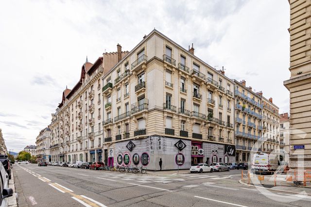 Appartement F4 à vendre - 4 pièces - 187.0 m2 - GRENOBLE - 38 - RHONE-ALPES - Century 21 Victor Hugo