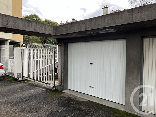 parking à louer - 15.0 m2 - GRENOBLE - 38 - RHONE-ALPES - Century 21 Victor Hugo