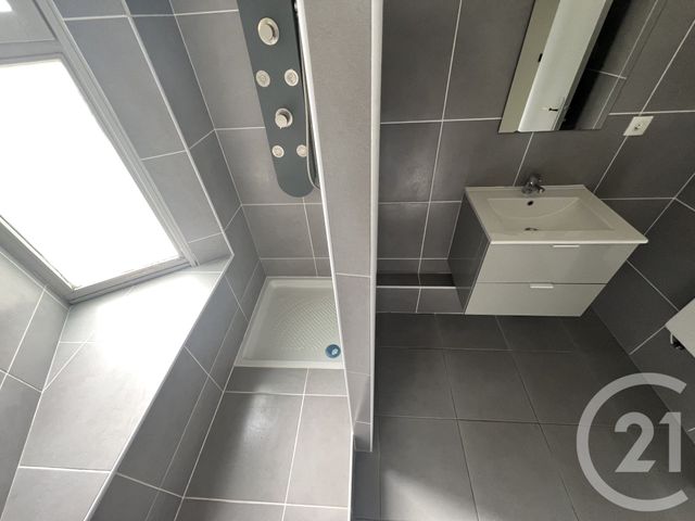Appartement T2 à louer - 2 pièces - 58.34 m2 - GRENOBLE - 38 - RHONE-ALPES - Century 21 Victor Hugo